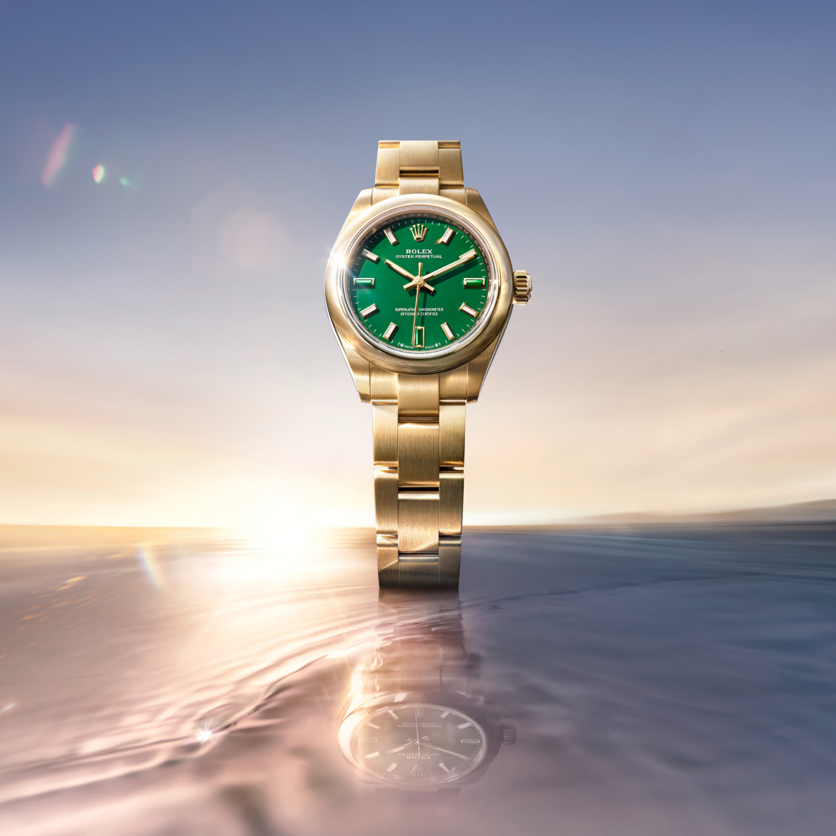 Die neue Oyster Perpetual 28 in 18 Karat Gelbgold mit grün lackiertem Zifferblatt